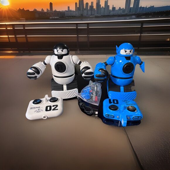Sharper Image Mecha Rivals Remote Control Battle Robots Game Set Blue White - Picture 1 of 8
